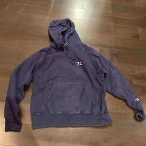 small champion navy blue hoodie